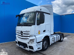 MercedesActros1836