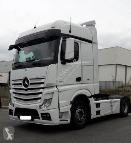 MercedesActros1853