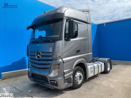 MercedesActros1845