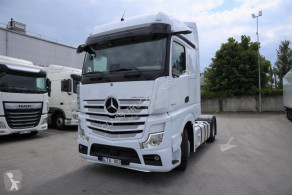 MercedesActros1845