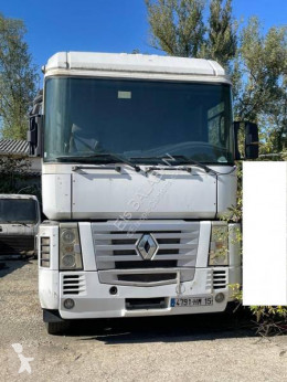 RenaultMagnum