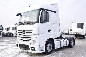 MercedesActros1845