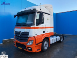 MercedesActros1836