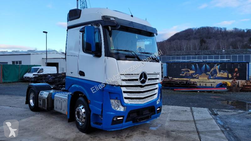 Traktor Mercedes