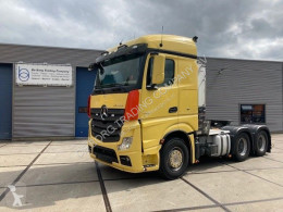 MercedesActros3351
