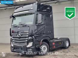 MercedesActros1842
