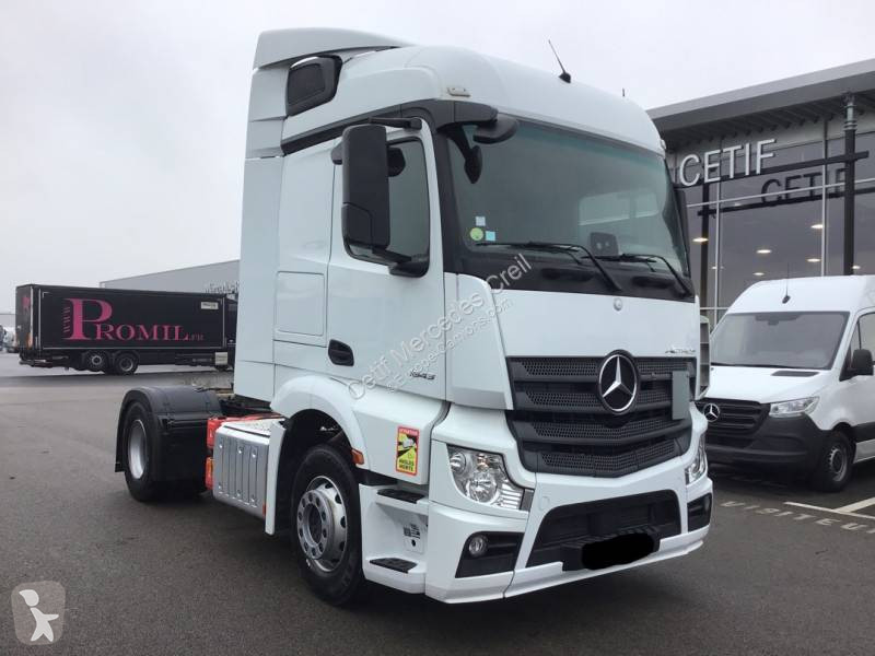 Cabeza tractora Mercedes