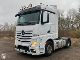 MercedesActros1851