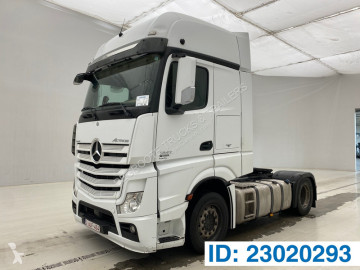 Traktor Mercedes