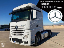 MercedesActros1851