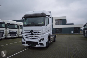 MercedesActros1845