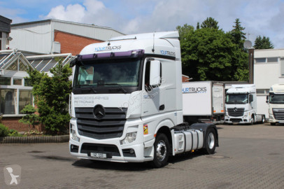 Traktor Mercedes