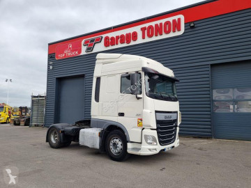 Traktor DAF XF460