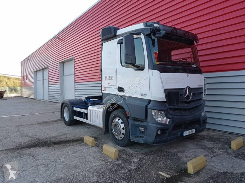 Traktor Mercedes