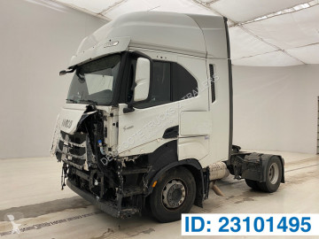 Traktor Iveco