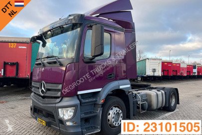 Traktor Mercedes