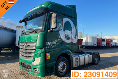 Traktor Mercedes