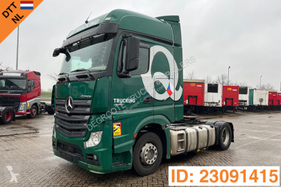 Traktor Mercedes
