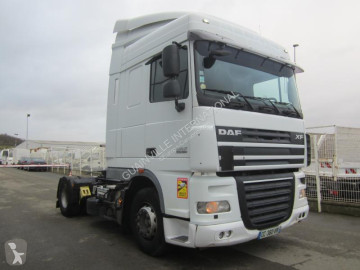 Tracteur DAF XF105 460