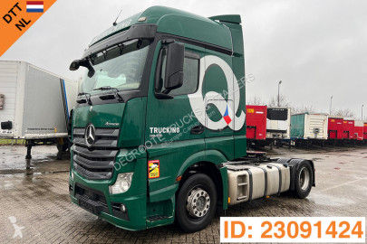 Traktor Mercedes