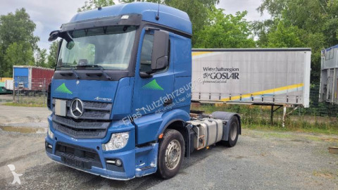 Traktor Mercedes