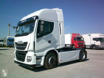 Cabeza tractora Iveco