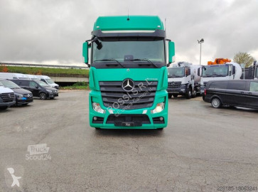 Cabeza tractora Mercedes