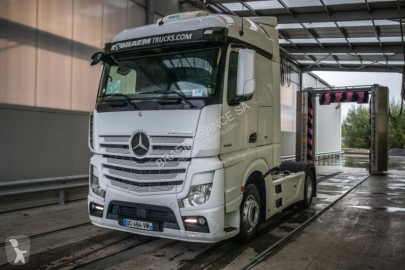 Traktor Mercedes