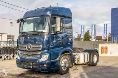 Traktor Mercedes