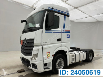 Tracteur Mercedes Actros 1942