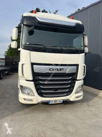 Traktor DAF XF 530