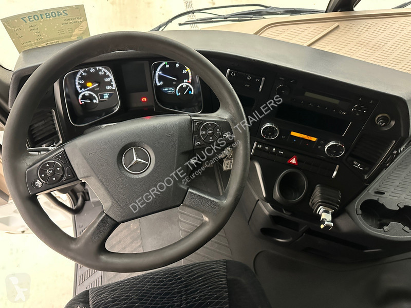 Traktor Mercedes 1842