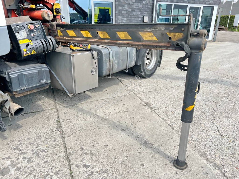 Traktor DAF 360 + Effer 165-11-48 - 13.30 Crane...