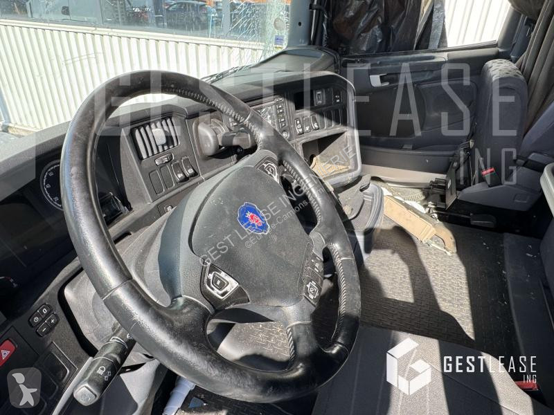 Traktor Scania 490