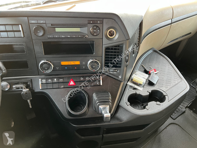Traktor Mercedes 1845 BigSpace