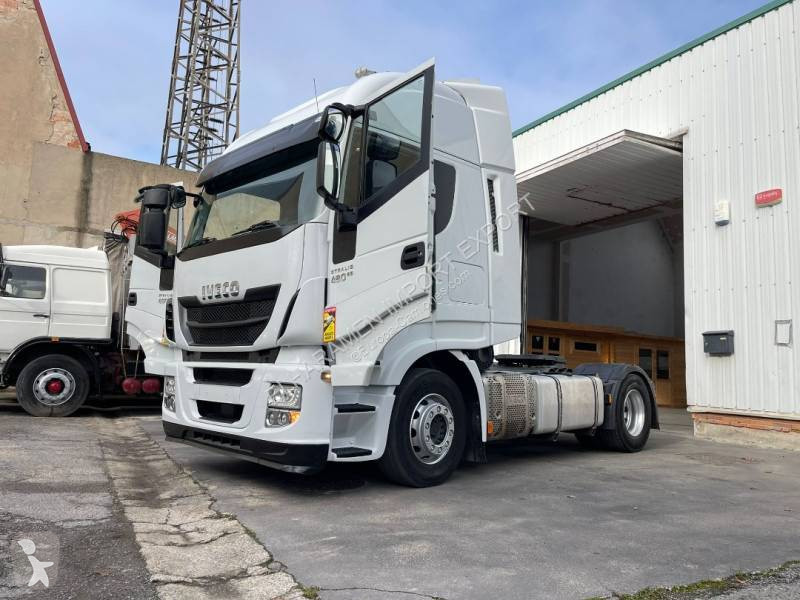 Tahač Iveco