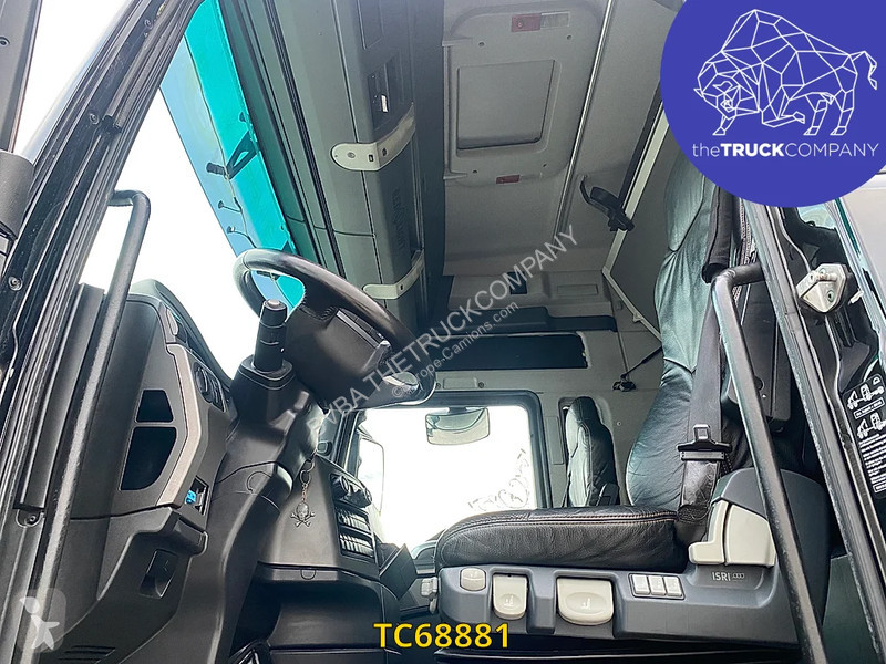Traktor MAN 560
