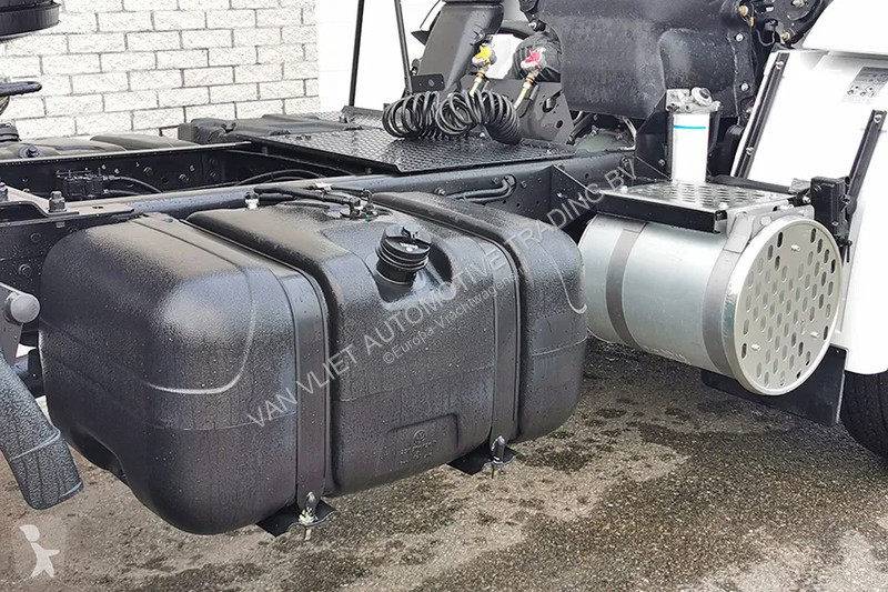 Tractor Volkswagen Constellation 17.250 BB SA...