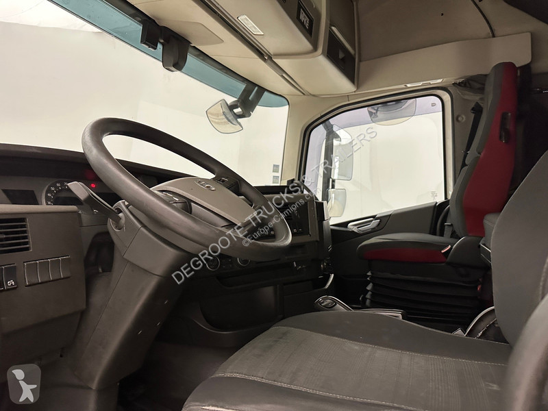 Traktor Volvo FH  Globetrotter - ADR