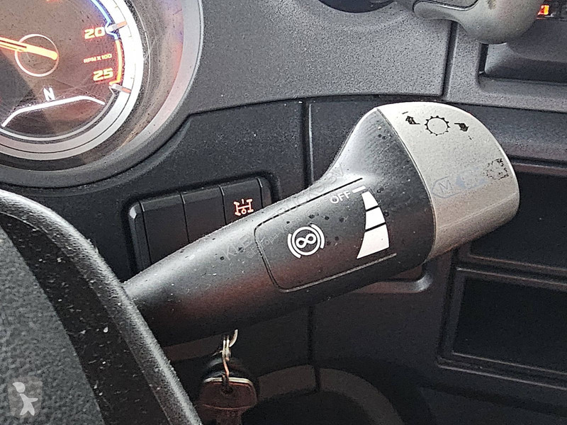 Tahač DAF 480 SPACECAB LED