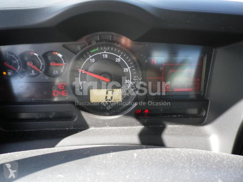 Trekker Renault  D WIDE 320.18