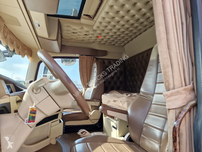 Tahač Volvo 13540 Lowroof 6x2 - Show truck -...