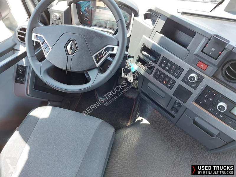 Tahač Renault
