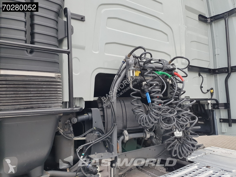 Tractor Volvo FH  FH 4X2 VEB+ 2x Tanks ACC LED