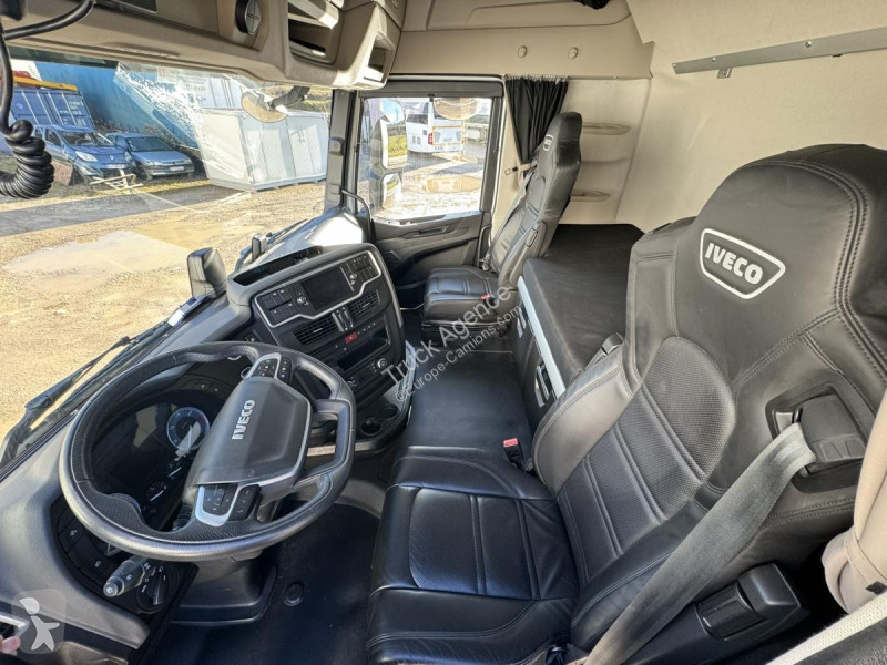 Traktor Iveco 570