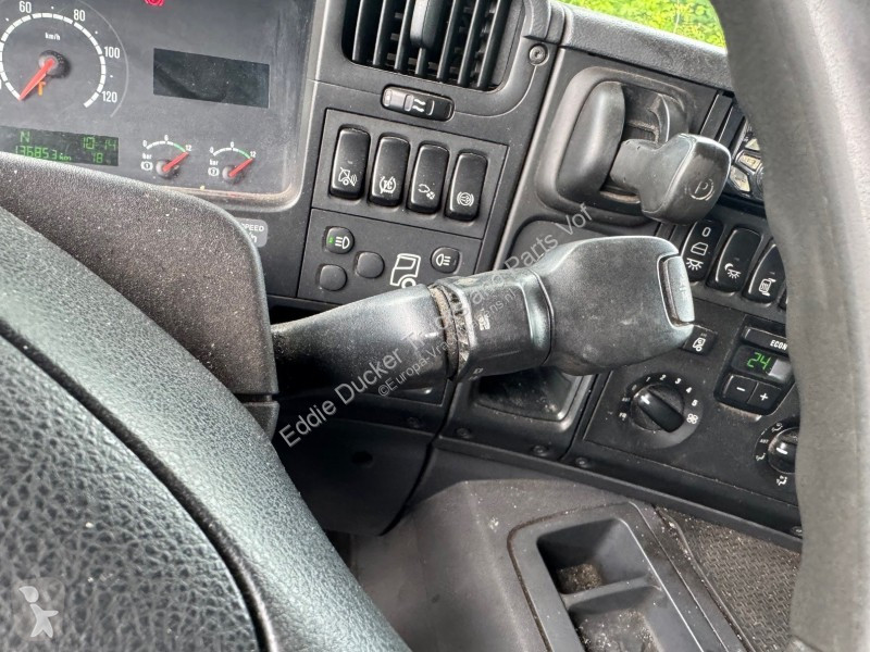 Trekker Scania P310 EURO 3 / AUTOMATIC 3 PEDAS
