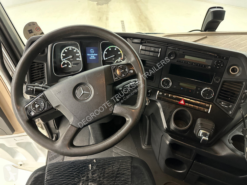 Traktor Mercedes 1842