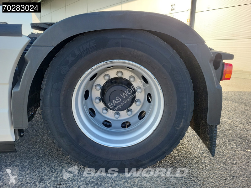 Tractor Volvo FH  4X2 VEB+ I-ParkCool 2x Tanks...