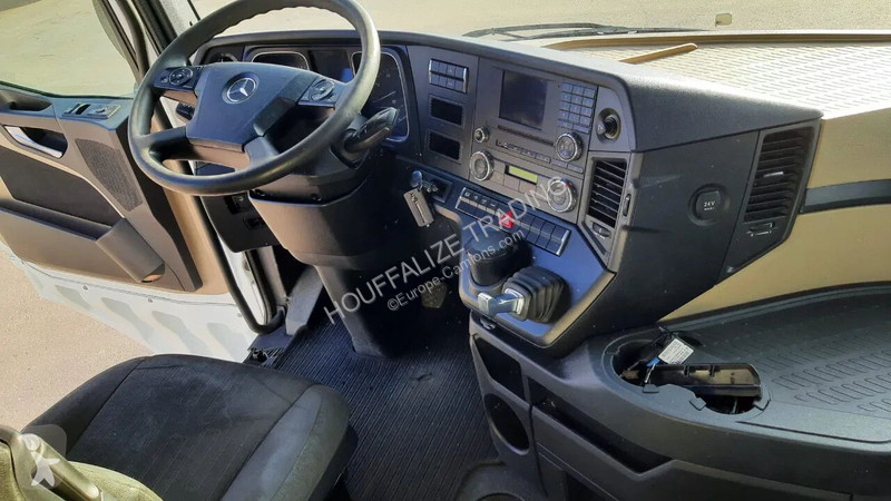 Tahač Mercedes 1845 EEV