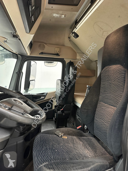 Traktor Mercedes 1842